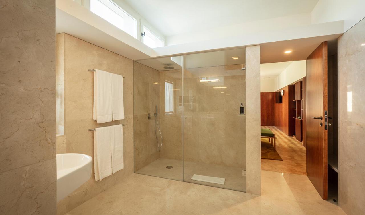Deluxe Family Suite