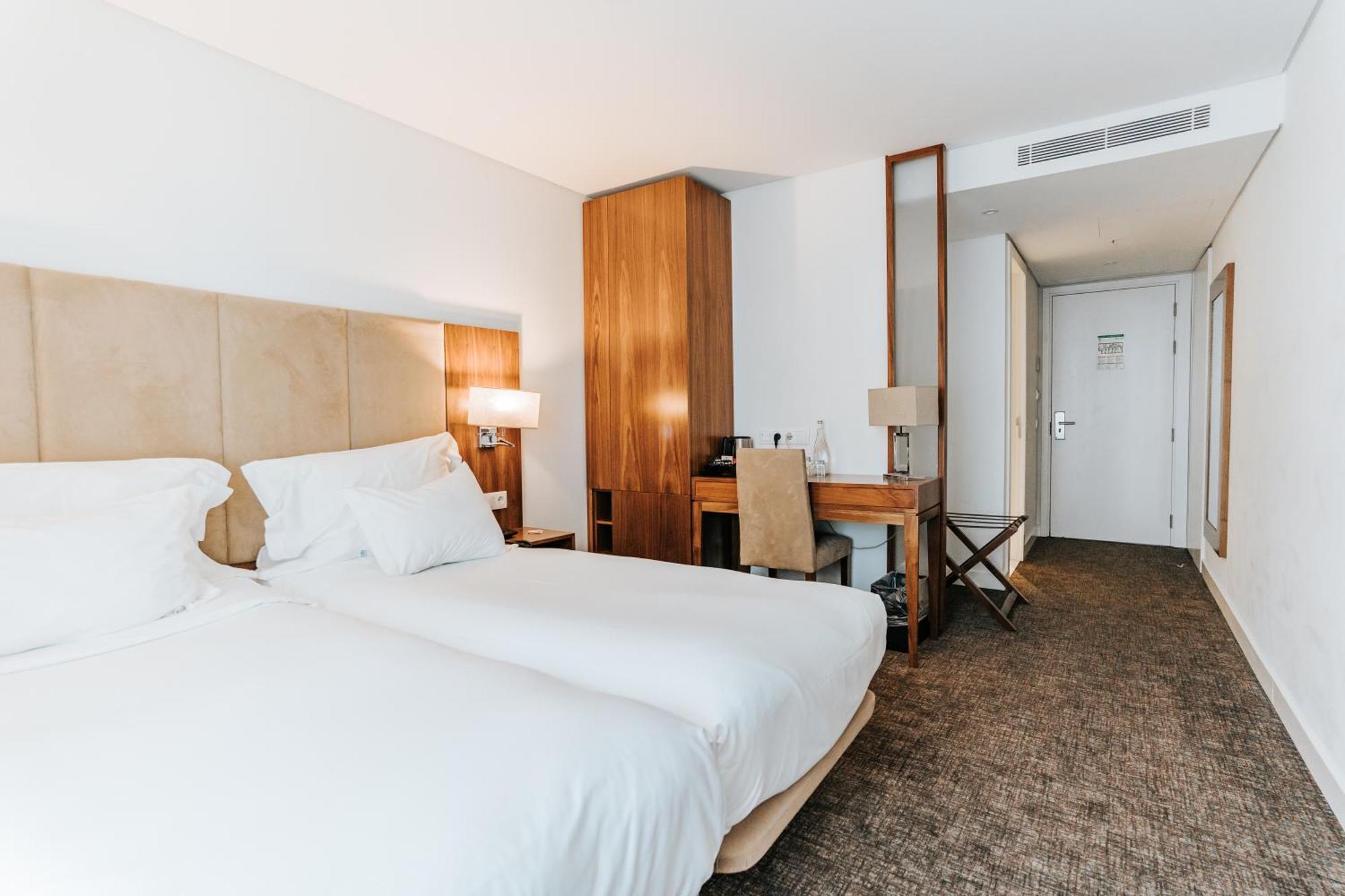 Standard Twin Room,1765913889:JPEG