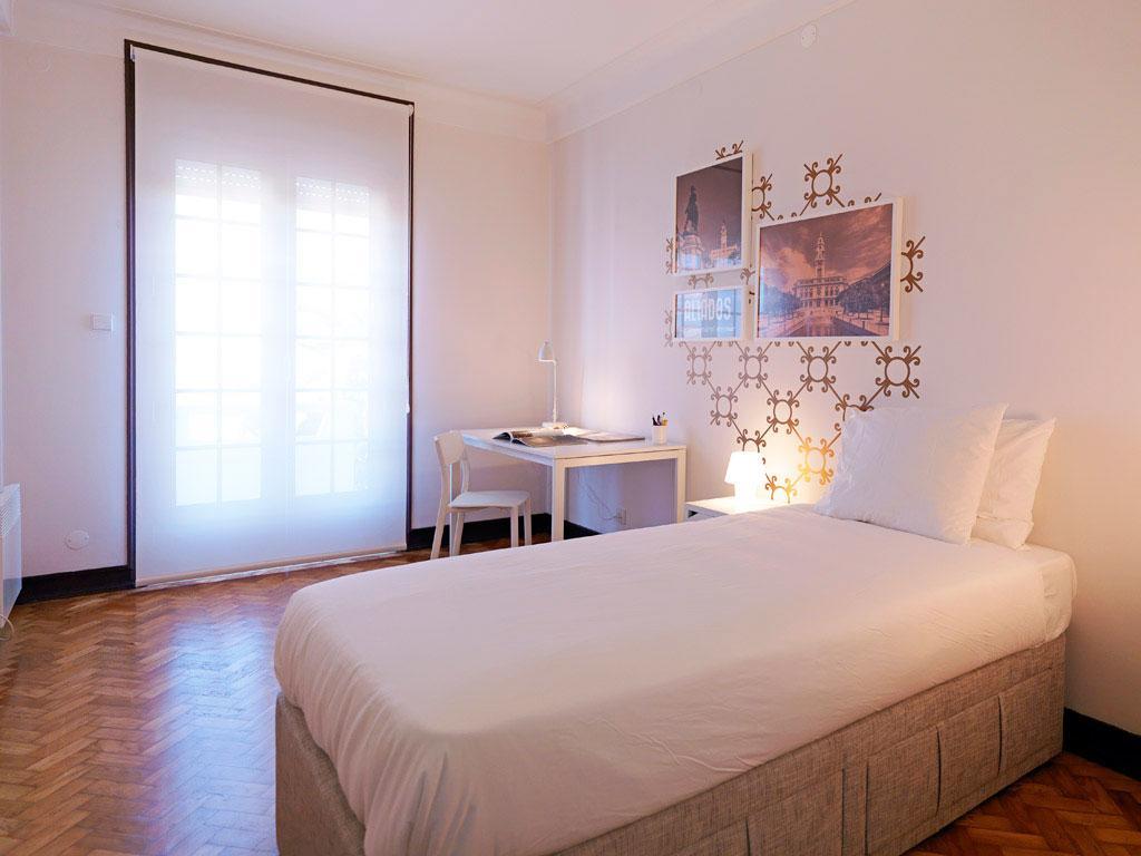 Twin Room with Shared Bathroom,262768981:JPEG