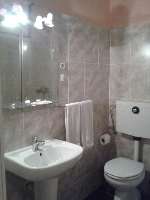 Budget Double Room,957972274:JPEG